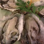 Bisutorosakabamarinkurabu - 生牡蠣(北海道厚岸産)