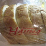 Hanna - 食パン。４枚切り。かばり分厚いです！２１０円。
