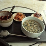 キムチの里 - コチュジャン・キムチ・冷奴・スープ