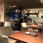 ハタケ青山 - モダンコンフォートな店内
