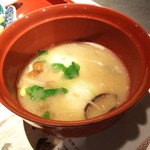 山形座 瀧波 - 瀧波オリジナルのもち米を使用した新米のおもちを味噌汁仕立てに♪