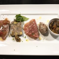 オステリア ヤスダヤ - 本日の前菜盛り合わせ正面から
