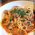 Lucaバル - チキンとごぼうのトマトソースパスタ