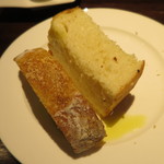 トラットリア クイント - パンのおかわり