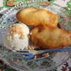 Betonamuchan - 料理写真:揚げバナナとアイスクリーム、ピーナッツがけ。温かい揚げバナナと冷たいアイスクリームのハーモニーです。
