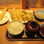 まん天丼 - 魚介ときのこ定、追加天