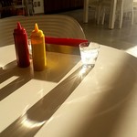 プロペラ・カフェ - テーブル