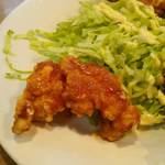 ラーメン 虎一番 - 唐揚げ(ラー油かけた後)