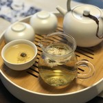 遊茶 - 烏龍茶と菊花、お花とお茶の良い香り。