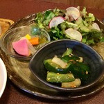ジャム cafe 可鈴 - 大根ときゅうりのナムル、自家製ピクルス、グリーンサラダ