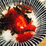 天びん棒 - すじこしょうゆ漬けオレンジ卵飯（６８０円）