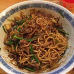 餃子酒場 金五郎 - 麻辣山椒まぜ麺 中太麺  ¥750-