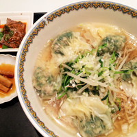 神田 雲林 - 豚肉とキヌアと春菊のワンタン入り豆苗スプラウトのせ塩湯麺