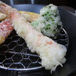 そば くら富 - 最後に海老の６種てんぷら