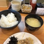 きんのつる - ご飯と味噌汁