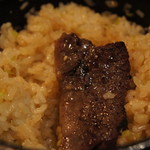 神田焼肉 俺の肉 - ねぎめしにお肉追加