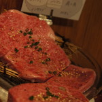 神田焼肉 俺の肉 - 特上の霜降り