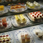 ニシキヤ洋菓子店 - お上品に並んでいます