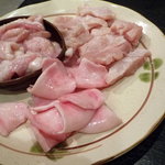 わらおうや - 塩焼盛合わせ　1380円　（古処鶏、赤センマイ、豚ノド軟骨）