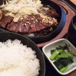 和食れすとらん 天狗 - 牛ハラミの和風ステーキセットです。