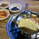 김삼보 - 김지찌개 (キムチチゲ) 7000ウォン