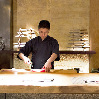 Conveying the charm of Japanese Cuisine that emphasizes the taste of the ingredients.