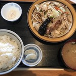 中華キッチン華亭 - 肉野菜炒め定食950円税込