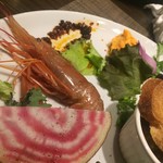 キャトルラパン - オードブル 赤海老のマリネ豆豉ソース,人参のババロア