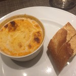 キャトルラパン - 渡蟹と海老のビスク,ポワールのフランスパン
