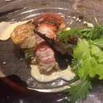 キャトルラパン - 鯛のソテーとオマール海老の低温ソテー 白ワインとバルサミコのソースで