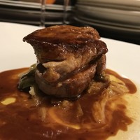 キャトルラパン - 牛フィレ肉とフォアグラのソテー 赤ワインソース