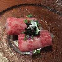 蕃 YORONIKU - シルクロースでエビを巻いて　キャビアを乗せて