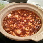 福源居 - 麻婆豆腐アップ！花山椒は入っていませんが、ラー油と豆鼓が深みのある辛さを醸しだしています。