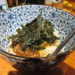 うどん居酒屋 鶴 - 仕上げはやはりうどん、友人は肉味噌うどん９００円。

ジャージャー麺の様に汁なしの混ぜうどんですね。