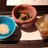 日本料理 花菊 - 河豚と焼き茄子のゼリー寄せ　つぶ貝と結崎ねぶかの酢味噌和え　くこの実　百合根蜜煮