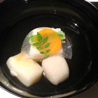 日本料理 花菊 - 清汁仕立　蛤新蒸　焼き餅　大根、人参、小芋　水菜　木の芽