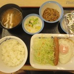 Matsuya - ソーセージエッグ定食