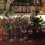 Botanical Bar ONIWA - 級に訪れた特別な夜をシャンパンで乾杯すれば、一生残る思い出に…