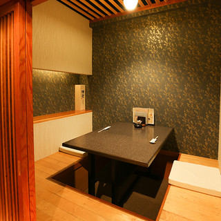 Completely private room for 2 to 4 people. Semi-private rooms suitable for 2 to 2 people.