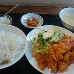 新成都 - 日替り・若鶏唐揚げ定食