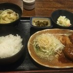 萬領 - ハンバーグ＆唐揚げ定食（ランチ）