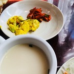 CHANDNI - アルサラダ＆大根の漬物＆スープ