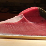 菊鮨 - ◆登場したのは立派な「まぐろ（長崎産）」、、美しいですねぇ。