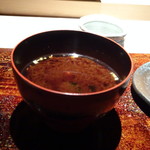 菊鮨 - ◆赤だし・・ワカメ・賽の目に切ったお豆腐入り。