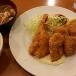 Futagoya - ミックスフライ定食