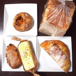 BOULANGERIE MANABE - パンドミ、チーズブレッド　ほか