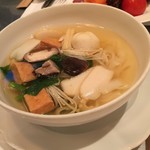 The Ritz-Carlton Millenia Singapore - 麺は３種類から選ぶ醸豆腐(ヨントーフ）