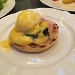 The Ritz-Carlton Millenia Singapore - エッグベネディクト