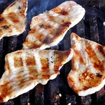 焼肉処いっとう - 豚バラ（焼肉中）