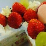 クレープリー チロル - ギッシリカスタードクリームにイチゴ♡